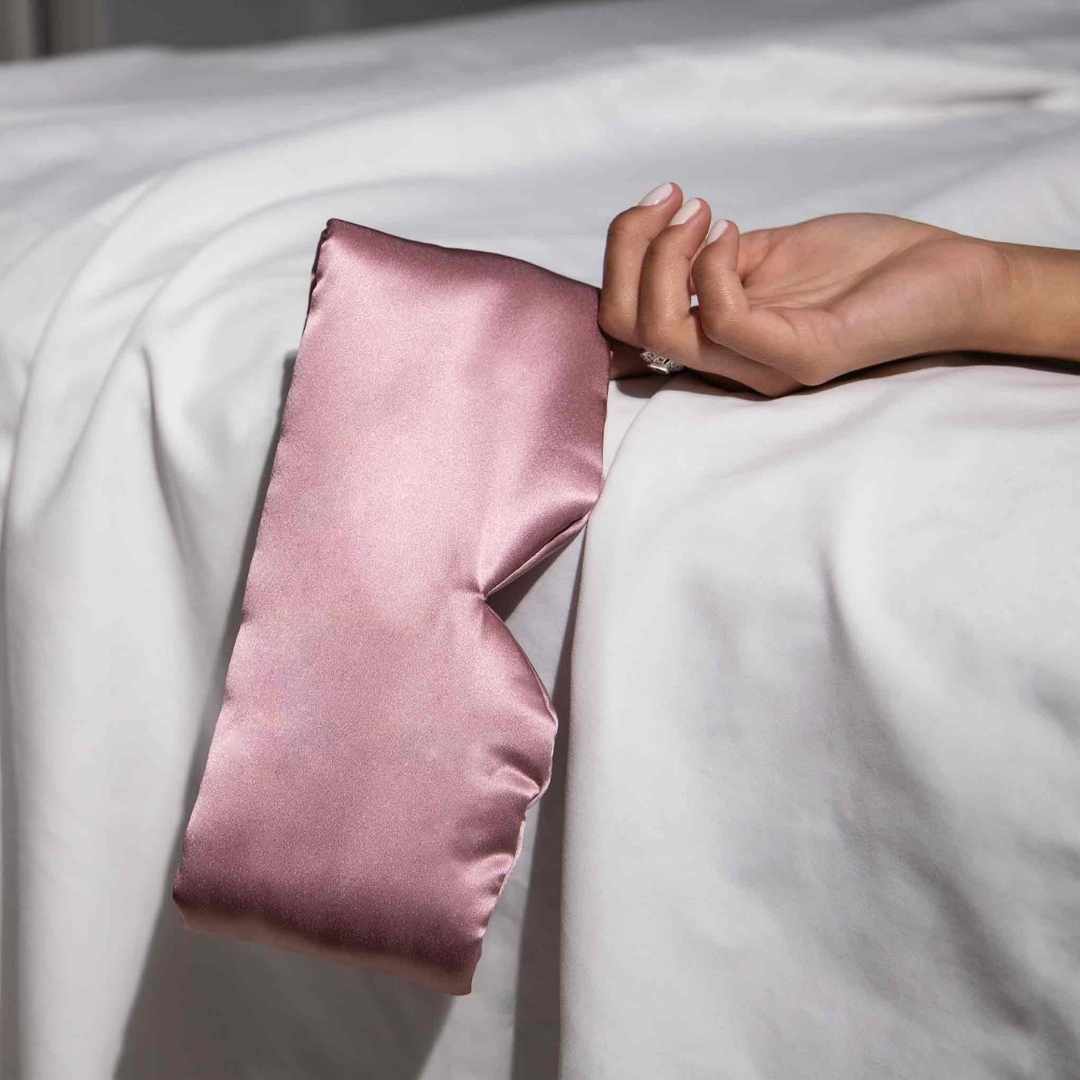 Maschera per il Sonno Full Face in Seta 22 Momme – Comfort e Stile in Vari Colori